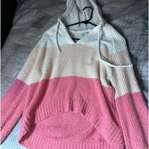 Super soft multicolored sweater perfect for winter, size medium